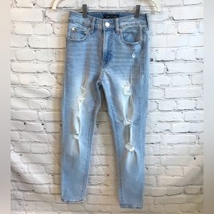 Aeropostale High Rise Jegging Light Wash size 2 Short